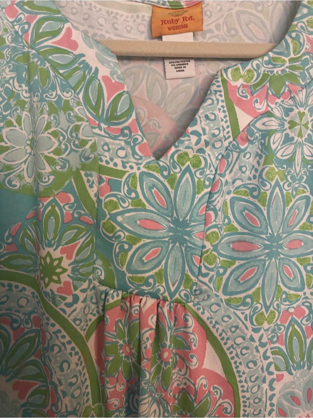 Ruby Rd Mint, Pink & Aqua Floral V-Neck Tunic 1x. Liquid knit - Picture 2 of 4